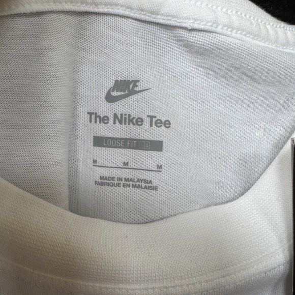 NWT Nike The Nike Tee Together We Fly Graphic T-Shirt Womens Size‎ M - Picture 3 of 5